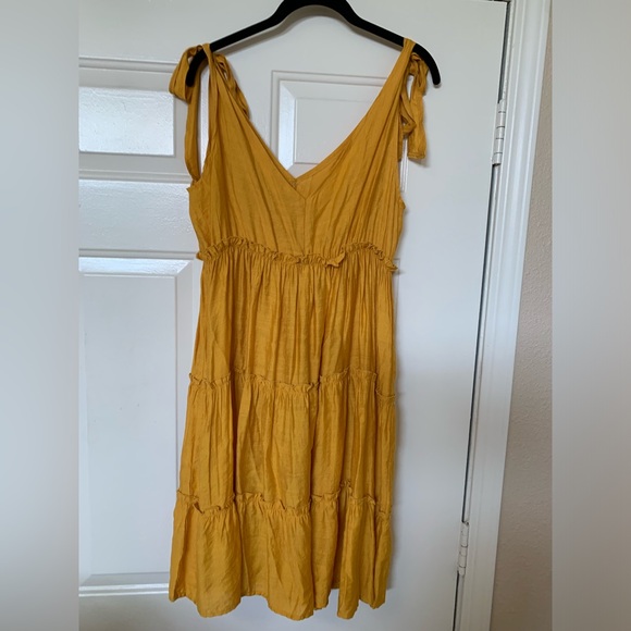 Gold Sundress With Tie Straps 🌴 - Picture 2 of 6